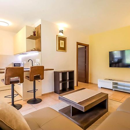 Apartments Primo - プーラ エクステリア 写真