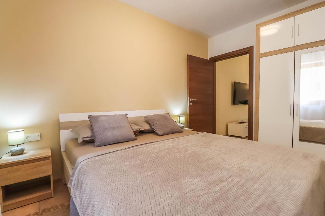 Apartments Primo - プーラ エクステリア 写真